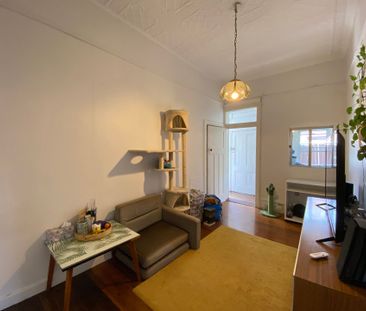 2 Bedroom With Backyard - Enter Via Flora Street - Photo 5