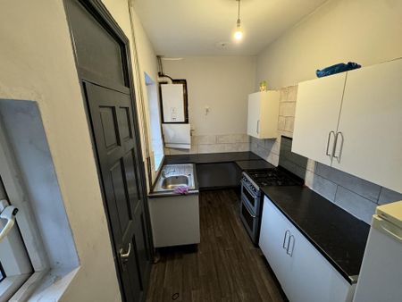 2 bedroom terraced house to rent - Photo 2