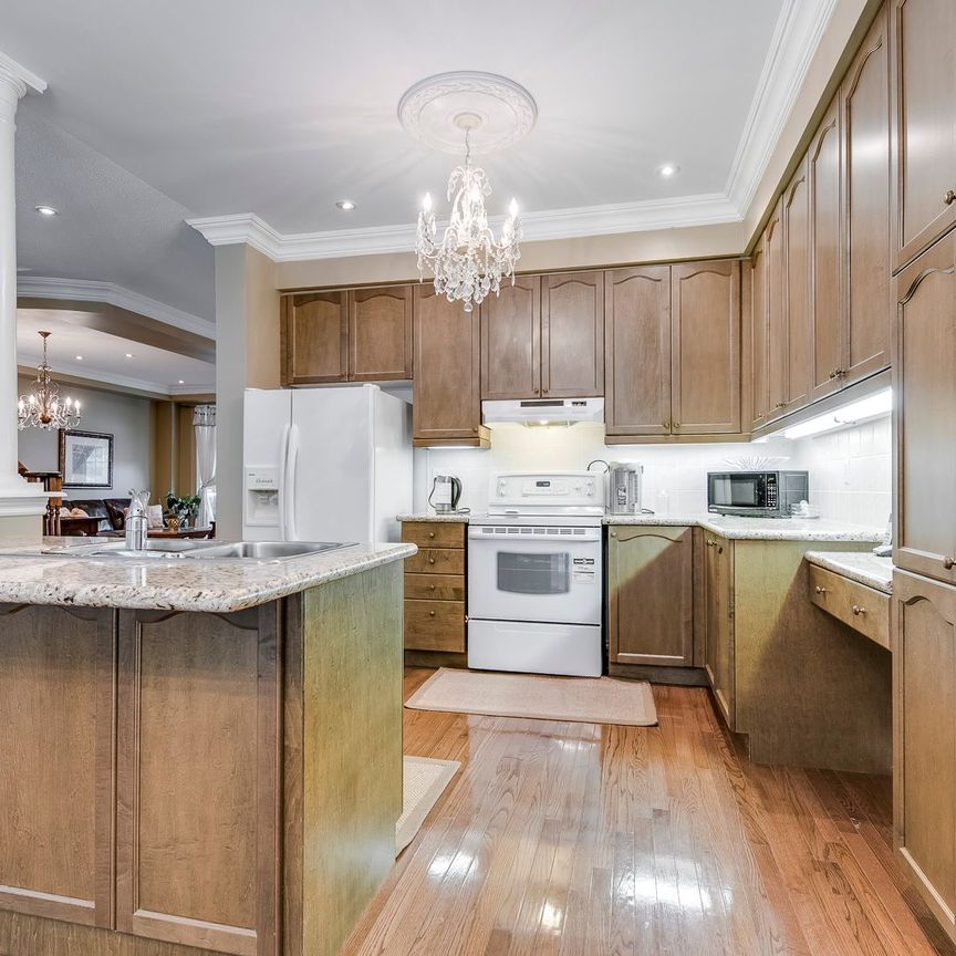 For Lease - 157 Creek Path Avenue, Oakville, Ontario - Photo 1