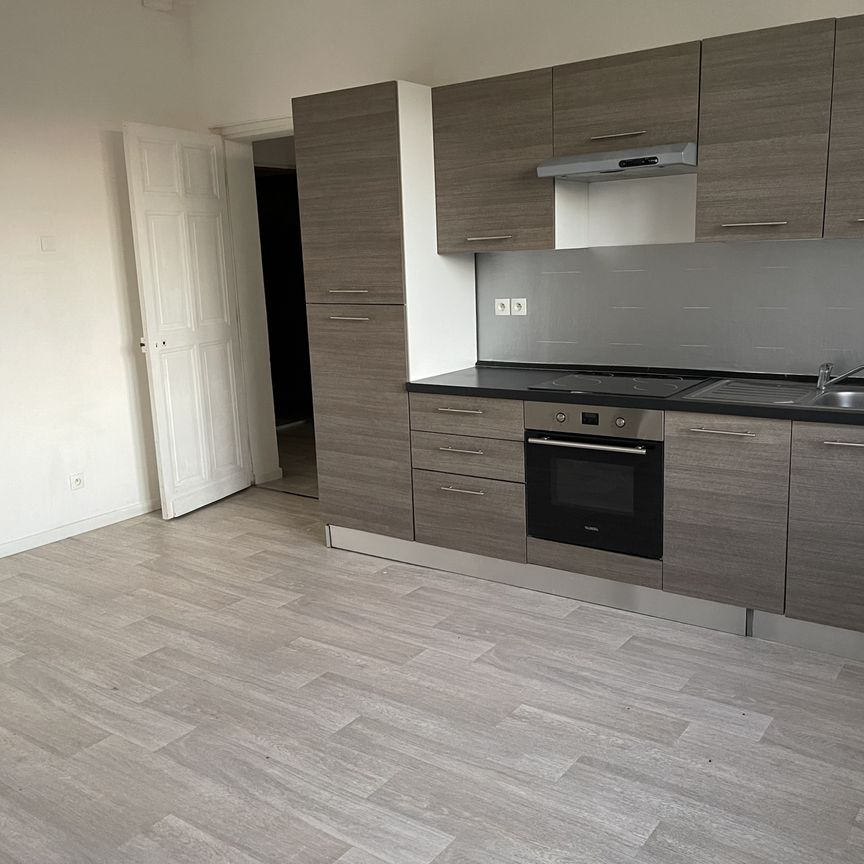 T2 AVEC PARKING - Photo 1