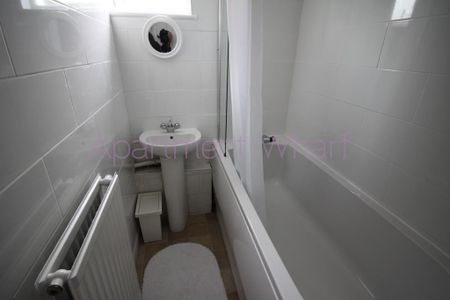 1 bedroom in a flat share to rent - Photo 5