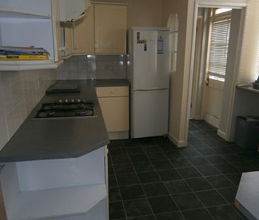 3 Bed Student House To Let - Photo 4