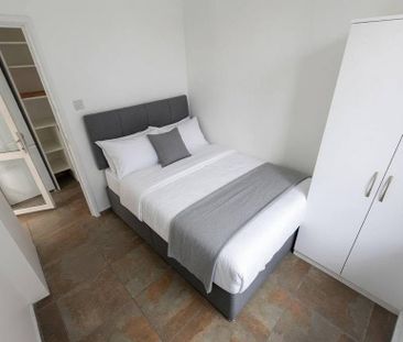 1 bedroom in a house share to rent - Photo 2