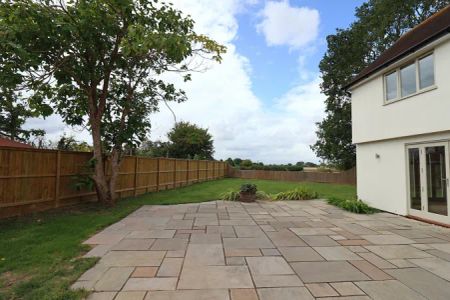 Essex, CM6, Gransmore Green, Felsted - Photo 4