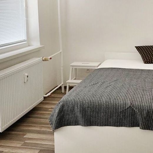 Ponúkame na prenájom zariadený 1,5-izbový byt s 2 balkónmi na Rosnej ul. - Photo 1