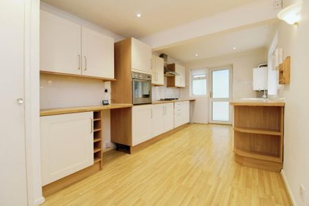 2 bedroom detached bungalow to rent - Photo 4