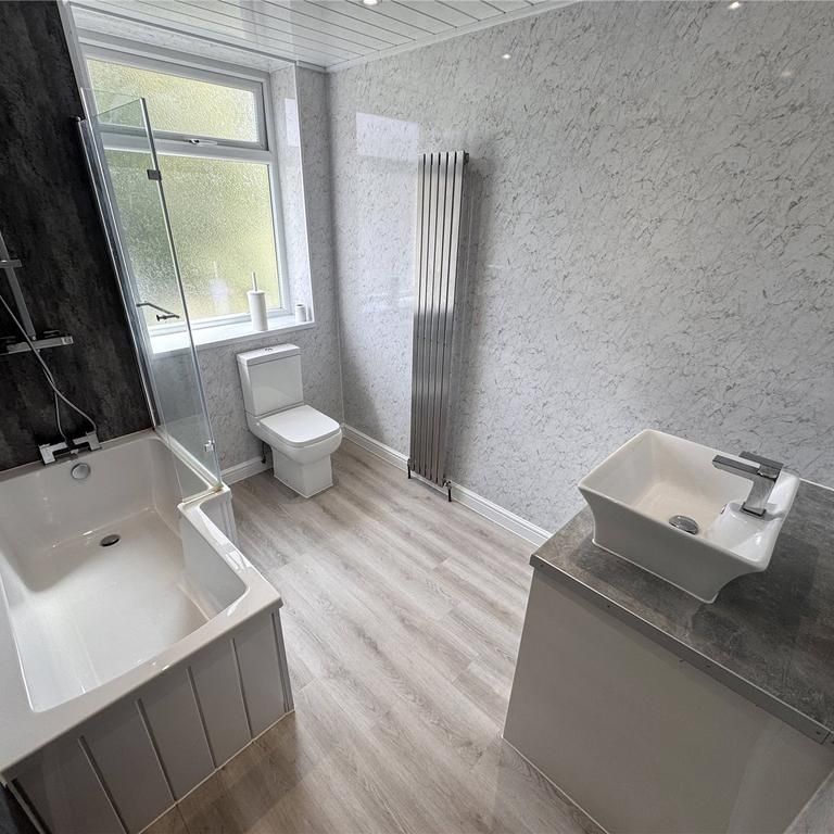 3 bedroom end of terrace house to rent - Photo 1