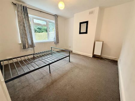 2 bedroom maisonette to rent - Photo 4