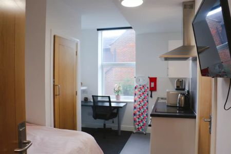 1 Bed Flats - Photo 5