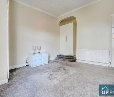 2 bedroom end of terrace house to rent - Photo 3