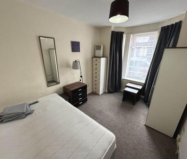 1 bedroom in a house share to rent - Photo 3