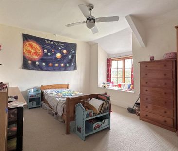 4 bedroom detached house to rent - Photo 4