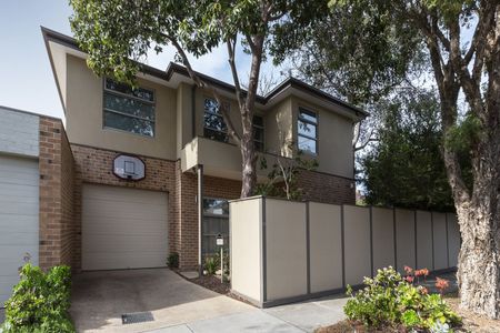Immaculate Modern Living in Prime Family Location - Photo 2
