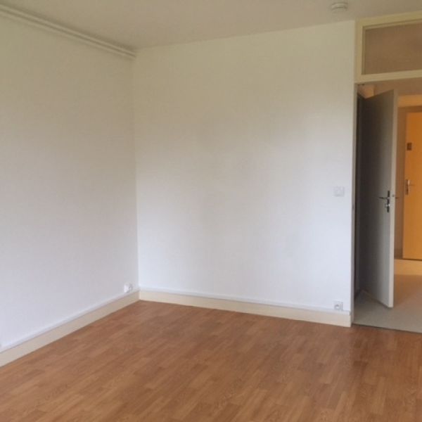 Location Appartement 1 Pièce 25 m² - Photo 1