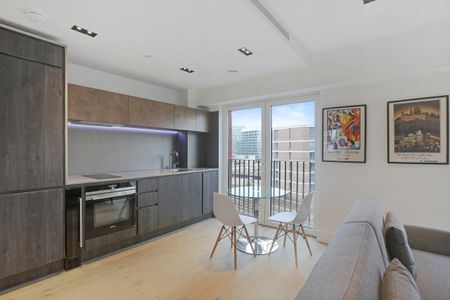 Studio Flat, Exchange Gardens, SW8 - Photo 2