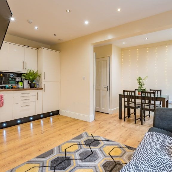 Mayville Avenue, Leeds - Photo 1