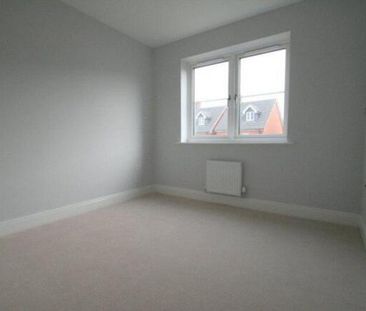 3 bedroom semi-detached house to rent - Photo 2
