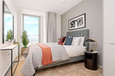 Newfoundland Place: An Iconic 58-Storey Landmark by the River Thames, offering stunning skyline views and cosy, modern homes to tenants. - Photo 2