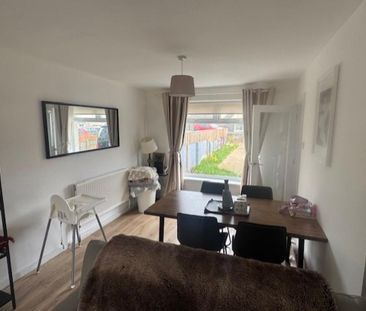 3 bedroom terraced house to rent - Photo 2