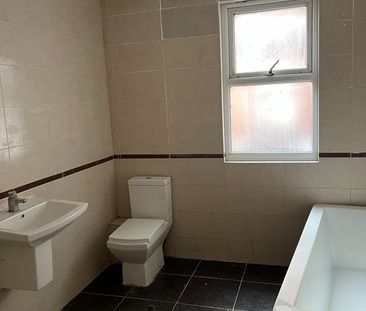 Room in a Shared Flat, Fishponds Road, BS16 - Photo 3