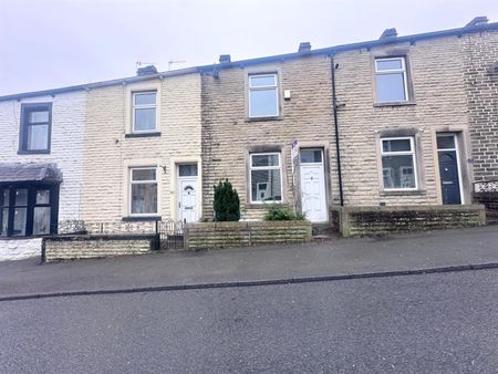 2 bed terraced house to rent in Queen Victoria Road, Burnley, BB10 - Photo 4