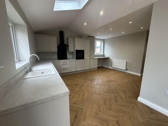 4 bedroom detached house to rent - Photo 1