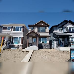 3 Bed 2.5 Bath Dbl Garage Upper Suite Chappelle SW - Photo 5