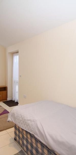 Detached bungalow to rent - Photo 1