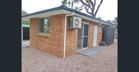 MODERN, SPACIOUS - GRANNY FLAT - Photo 5