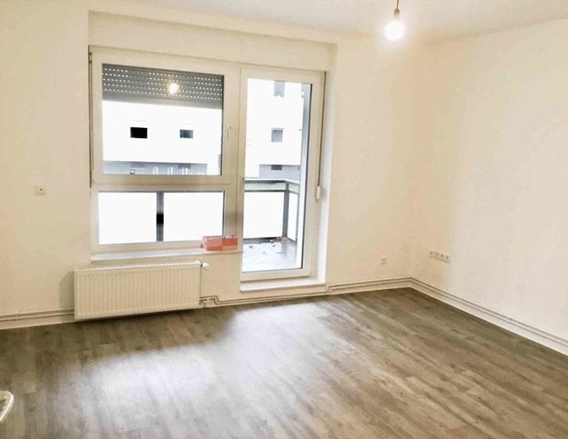 Schöne 3-Zimmer-Wohnung mit großem Balkon in ruhiger Lage - Foto 1