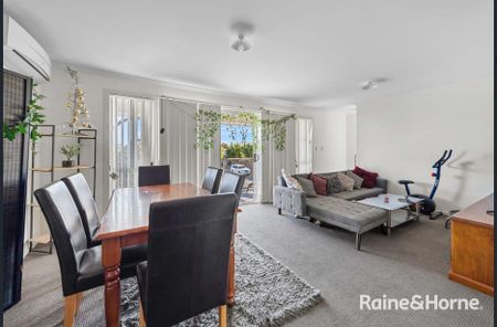 Ideal 2 Bedroom Townhouse - Photo 3