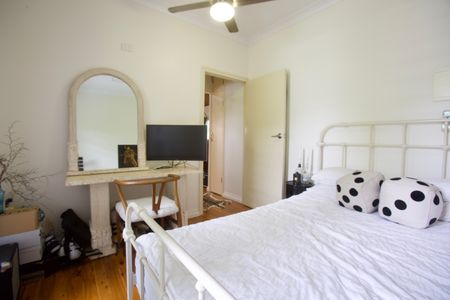 Fully Furnished South Townsville Home Filled with Character + Garage and Spacious Yard - Photo 4