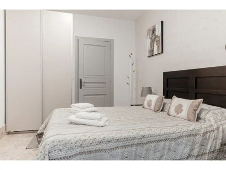 Luxury Semidetached House for rent in Marbella, Andalusia - Photo 2