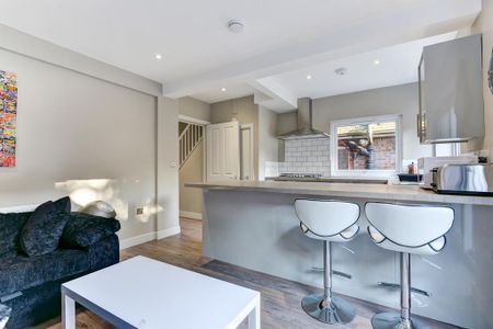 6 bedroom house to rent - Photo 2