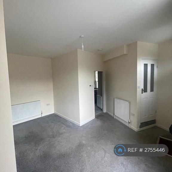 2 bedroom end of terrace house to rent - Photo 1