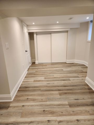 For Lease - 341 Lawrence Avenue, Toronto, Ontario - Photo 3