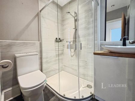 1 bedroom flat to rent - Photo 5