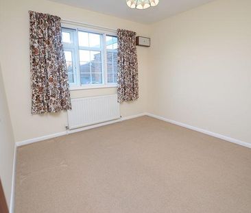3 bedroom detached bungalow to rent - Photo 5