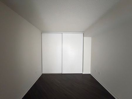 For Lease - 942 Yonge Street Unit# 207, Toronto, Ontario - Photo 3