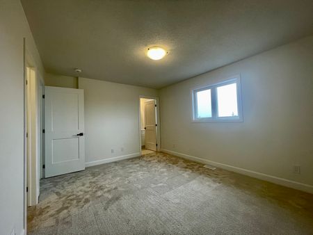 404 Buckthorn Dr, Kingston, ON K7P 0V6 - Photo 3