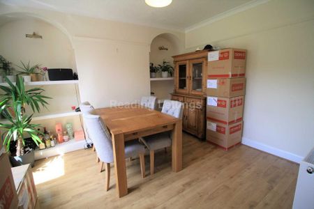 3 bedroom semi-detached house to rent - Photo 3