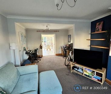 3 bedroom semi-detached house to rent - Photo 2