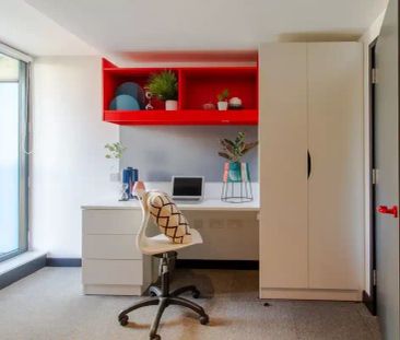The Bigger Balcony Room - Photo 5