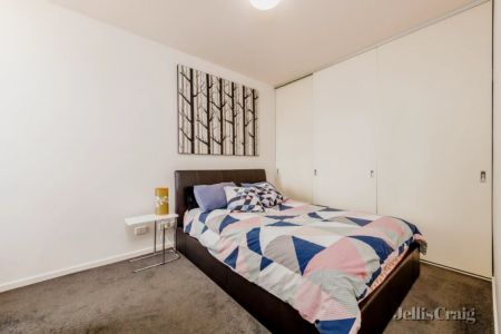 2 Bed, 1 Bath - Photo 4