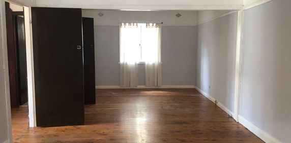 Charming 3-Bedroom Home in a Prime Location - Photo 2