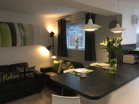 5LR - Professional Co-Living Property - Photo 3