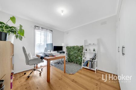 Well-Located Family Home - Photo 2