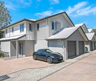 “Modern Townhouse in Prime Location” - Photo 3