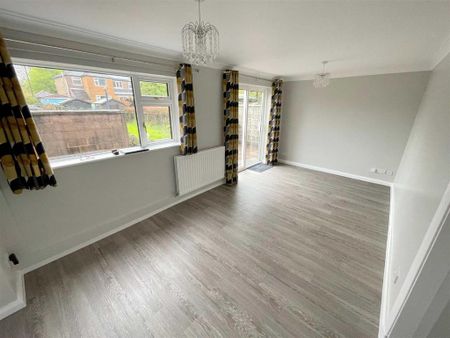 3 bedroom detached house to rent - Photo 2