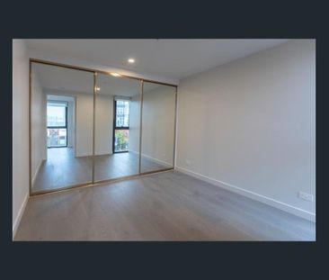 East Facing 2 Bedroom 2 Bathroom in the Heart Of Collingwood - chan... - Photo 5